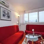 Apartment Sunny Near In Split
