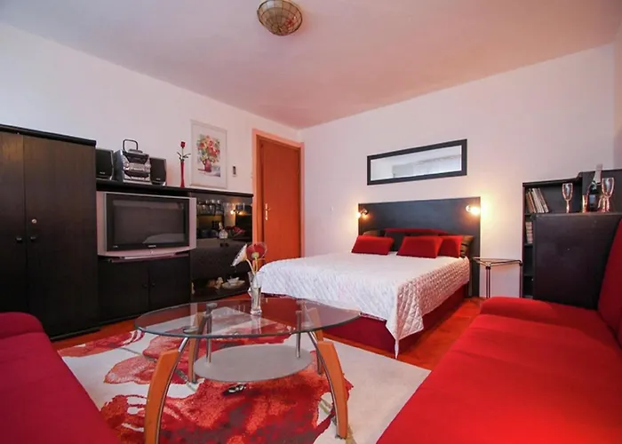 Apartment Sunny Near In *