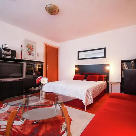 Apartment Sunny Near In *