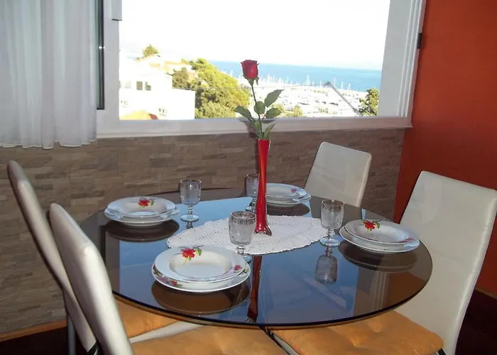 Sunny Near In * Split