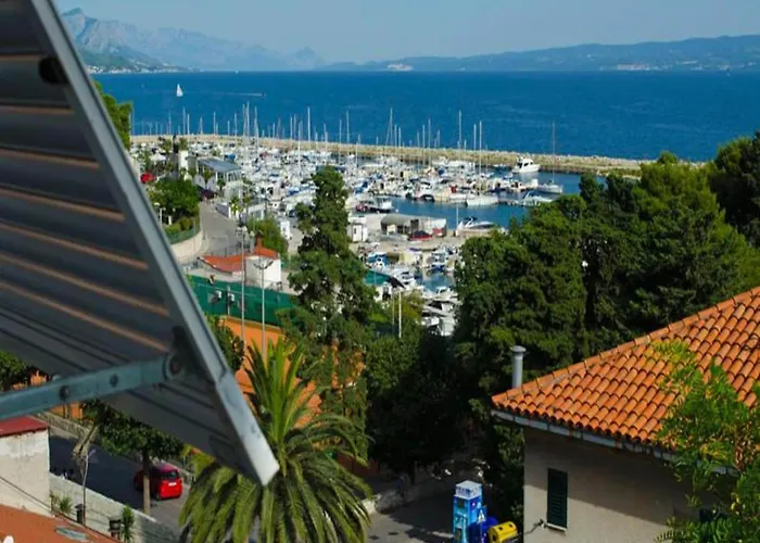 Apartment Sunny Near In Split